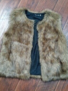 Tanming Women's Size L Fur Jacket